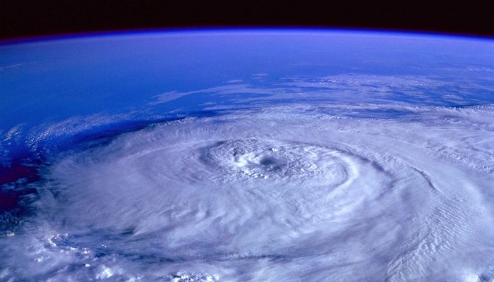 Ani počasie nie je pred konšpirátormi v bezpečí, hurikány podľa nich vyvolali globalisti