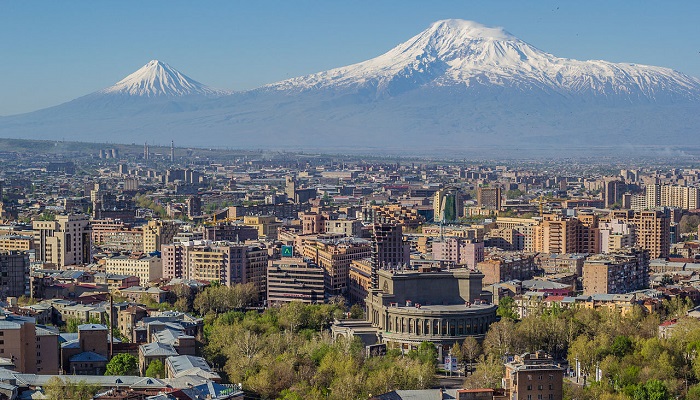 Konšpirátori majú opäť jasno: aj arménske protesty riadili Američania